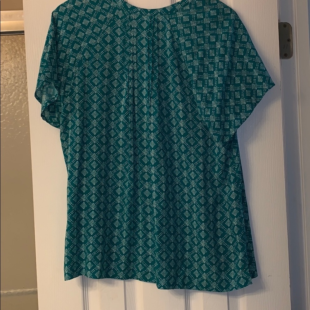 Green patterned blouse - Picture 3 of 3